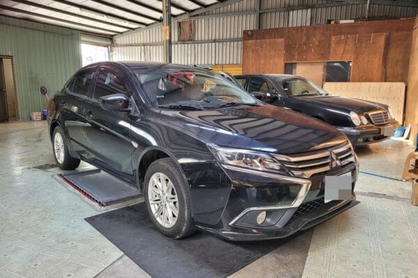 17′ Mitsubishi Grand Lancer 黑色