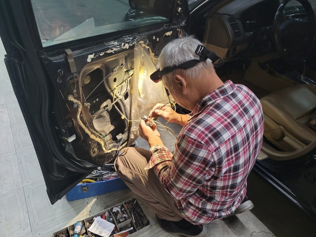 Honda Ferio 修復中控