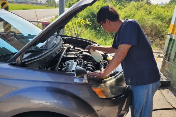 09′ 灰 Outlander 更換搖臂蓋墊片
