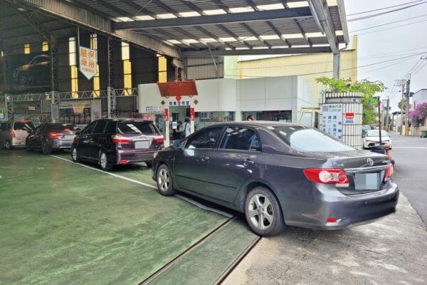 陪神A的客人驗車～