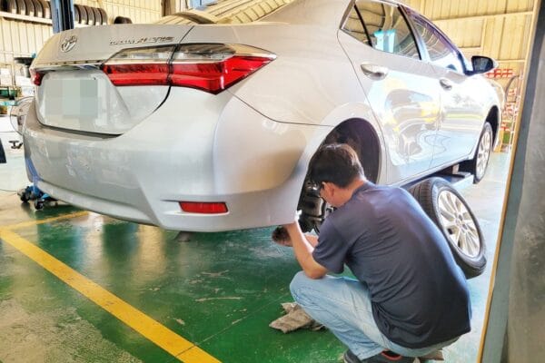 18′ Toyota Altis 定保&火星塞&更換後煞車來令