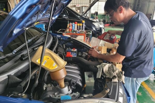 13′ 藍 Nissan Livina 交車前保養