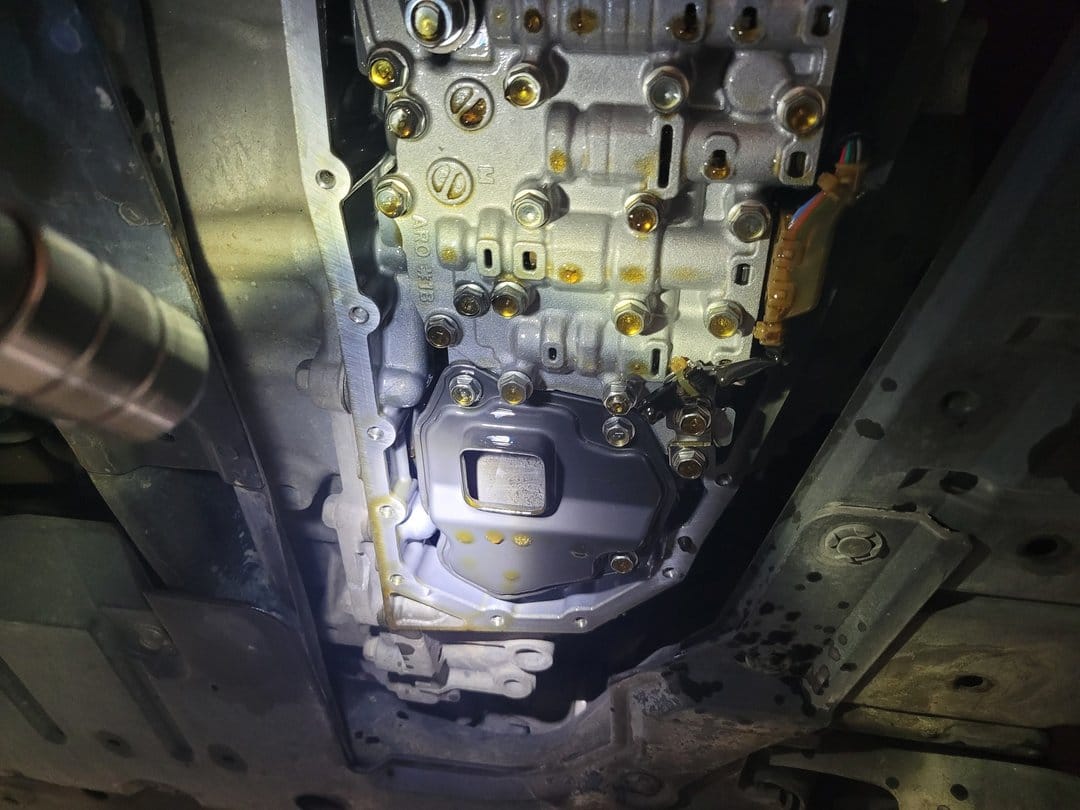 17' 黑 Grand Lancer 拆洗變速箱油底殼