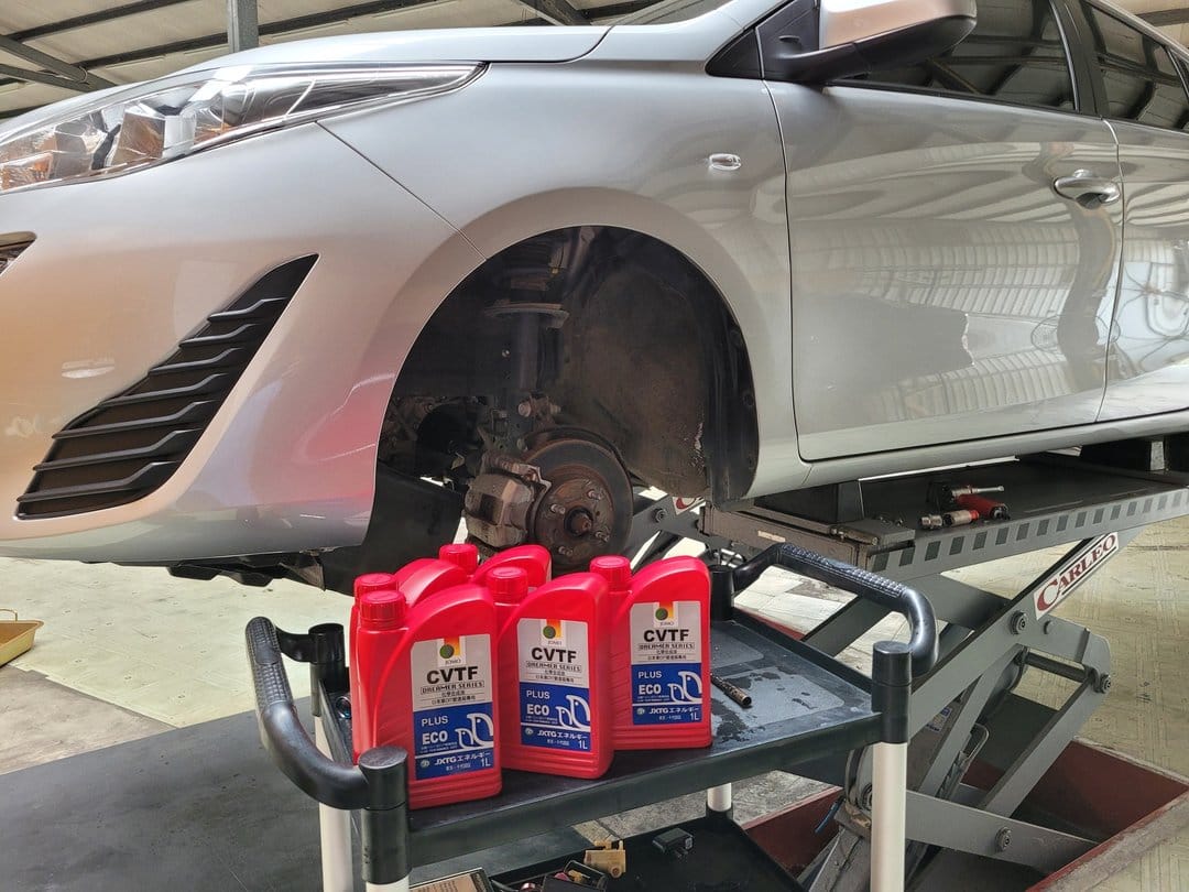 20' Yaris 銀 拆洗變速箱油底殼