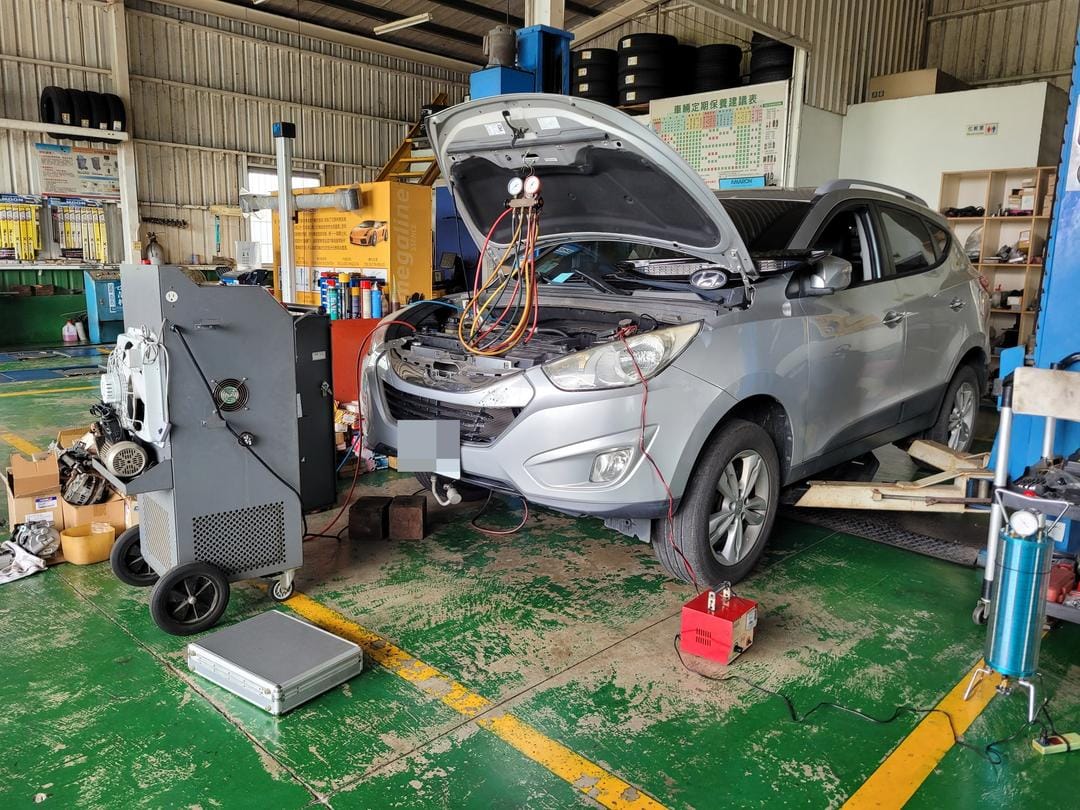 13' 銀 Hyundai ix35更換壓縮機