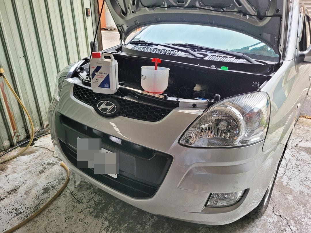10' 銀 Hyundai Matrix 更換水箱水