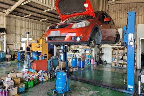 12′ 紅 SX4 做6.1萬保養
