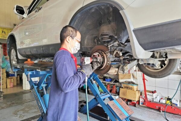 10′ 白 CR-V 定保&更換後輪軸承