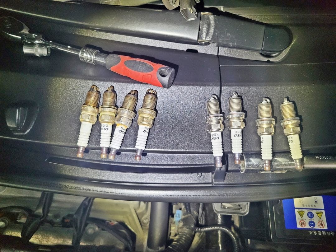 06'/07式 藍 Yaris 拆洗變速箱油底殼&更換火星塞