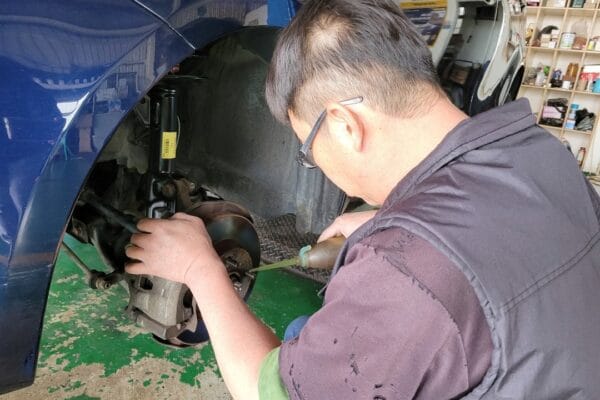 06’/07式 藍 Yaris 更換全車避震&左+右傳動軸