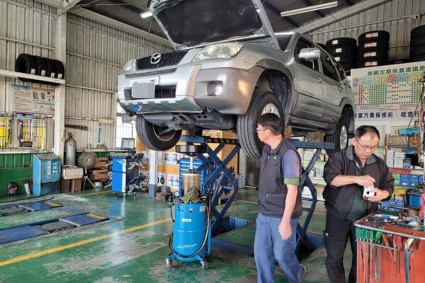07′ 銀灰 Mazda Tribute 交車前保養