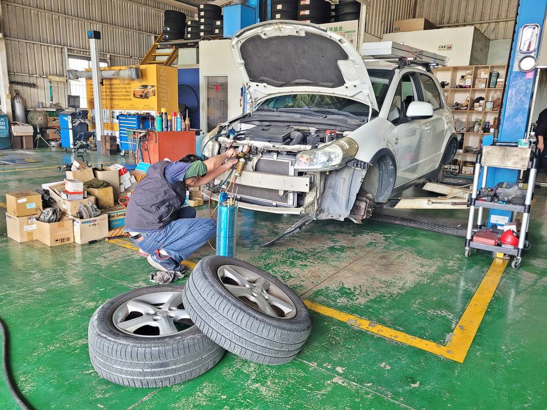 08' 白 Suzuki SX4 冷氣不冷