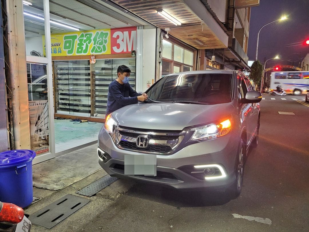 17' 銀 Honda CR-V 交車前保養