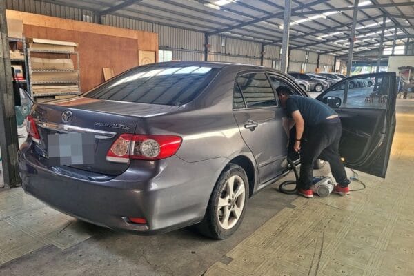 洗車就…客人自己洗！