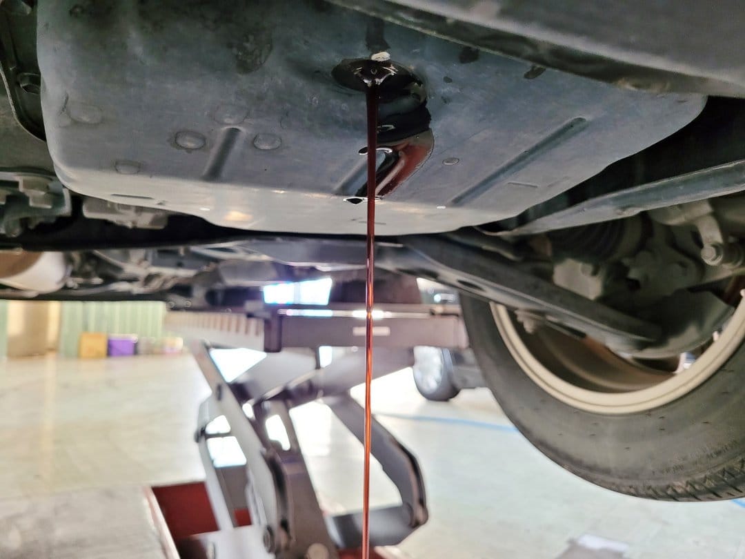 19' Yaris 銀 拆洗變速箱油底殼