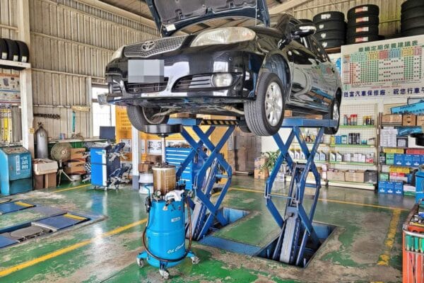 09′ 黑 Toyota Vios 交車前保養