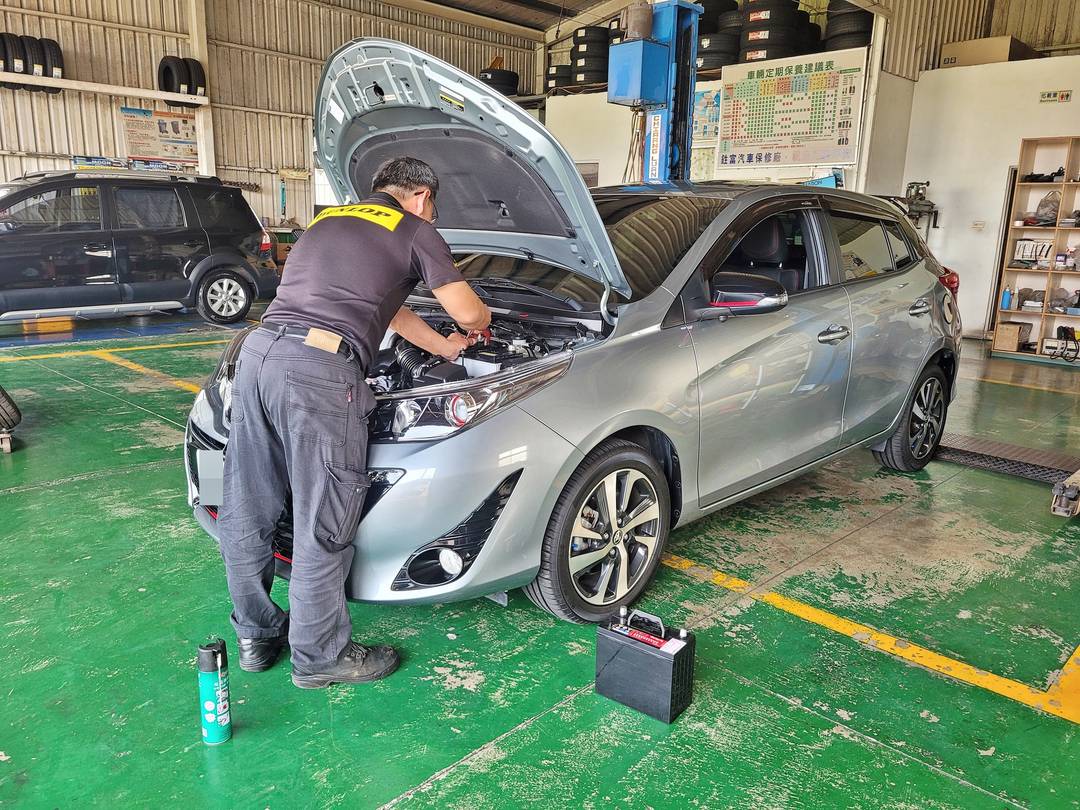 19' 灰  Toyota Yaris 更換電瓶