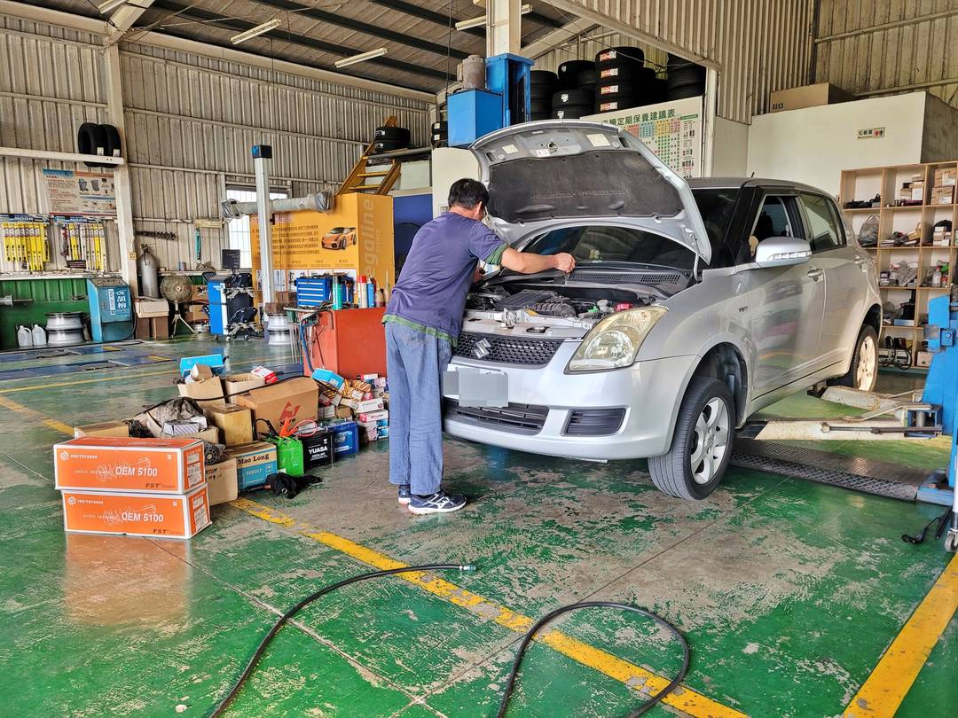 08' 銀 Suzuki Swift 更換全車避震