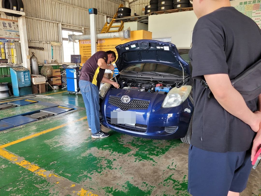 06' 藍 Toyota Yaris 外皮帶調整