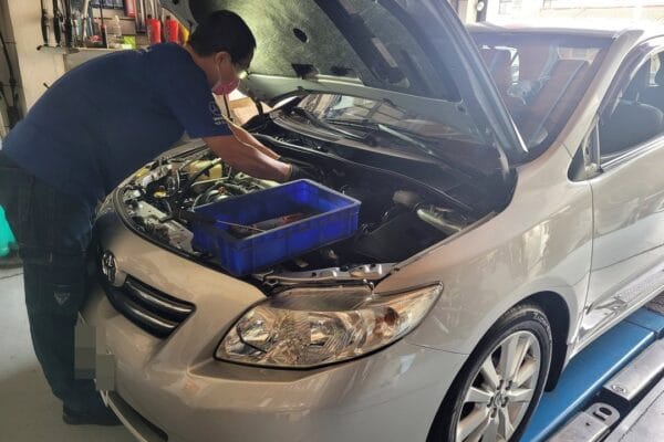 10′ 銀 Toyota Altis 更換搖臂蓋墊片
