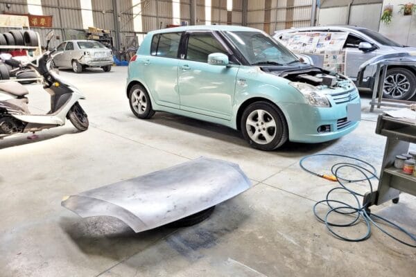 07′ 淺綠 Suzuki Swift 做鈑烤