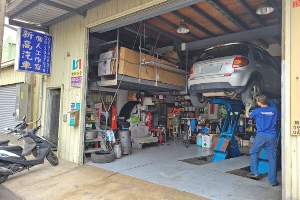 09′ 銀 Suzuki SX4 做定保