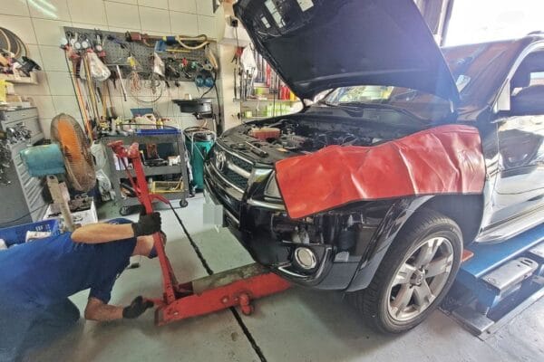 11′ 黑 Toyota RAV4 更換全車引擎腳