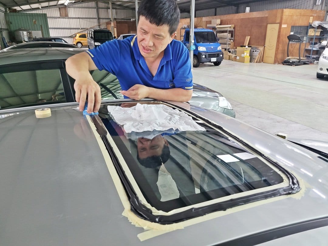 08' 銀 Buick Excelle 處理天窗