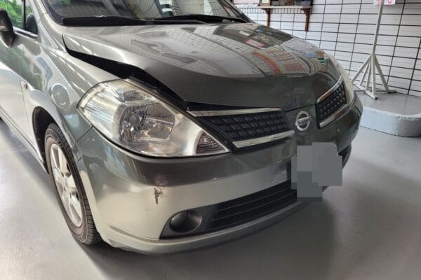 09′ 灰 Nissan Tiida 做鈑烤