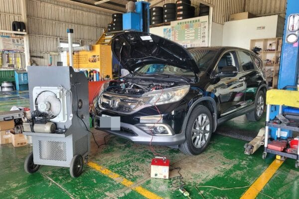 15′ 黑 Honda CR-V 冷氣清洗管路