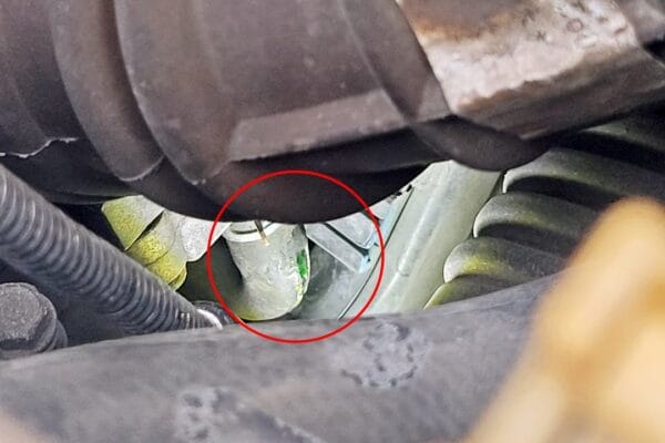 05′ 白 Honda CR-V 漏水查修/更換左後培林