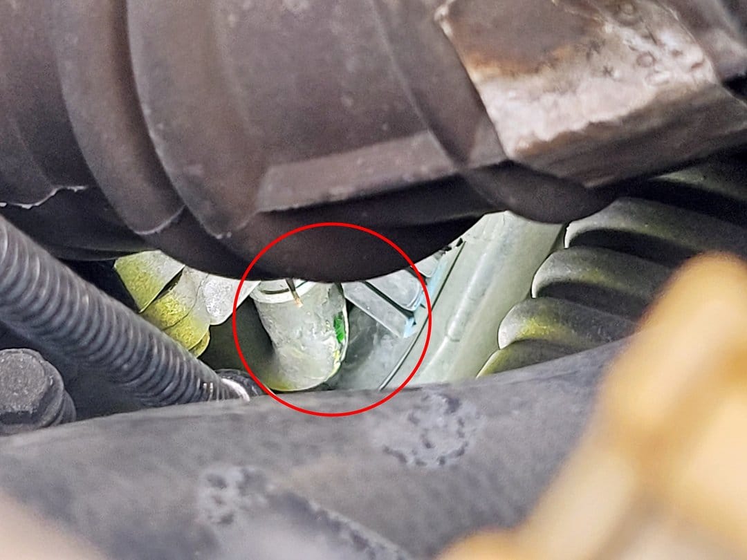 05' 白 Honda CR-V 漏水查修/更換左後培林