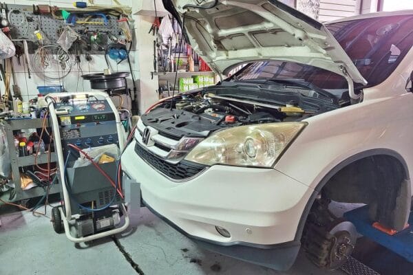 10′ 白 CR-V 做18萬公里定保