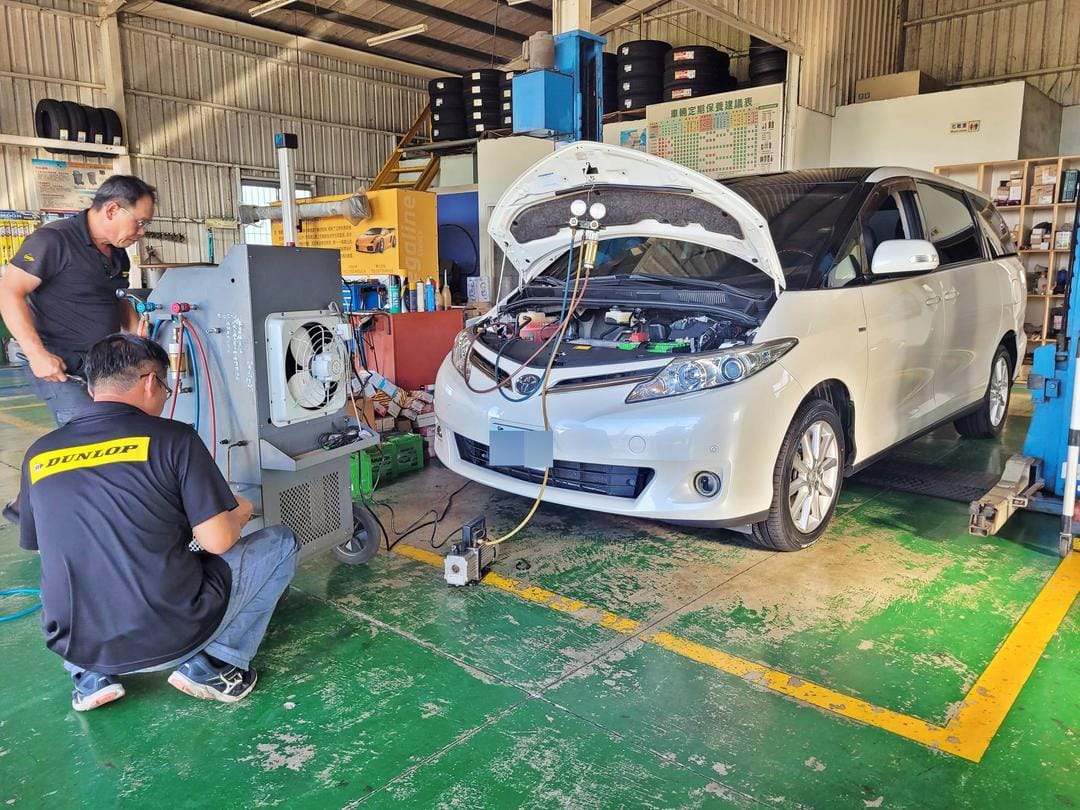 12'/13式 白 Toyota Previa 更換輪胎/冷氣管路清洗