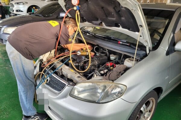 03′ 銀 Toyota Vios 查修冷氣不冷