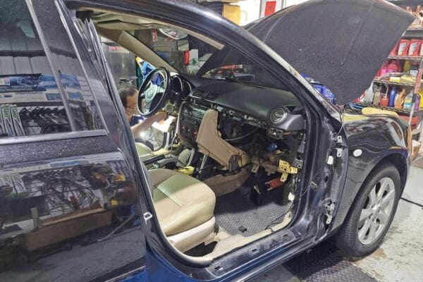 有車商說：車門螺絲轉過就是事故車！