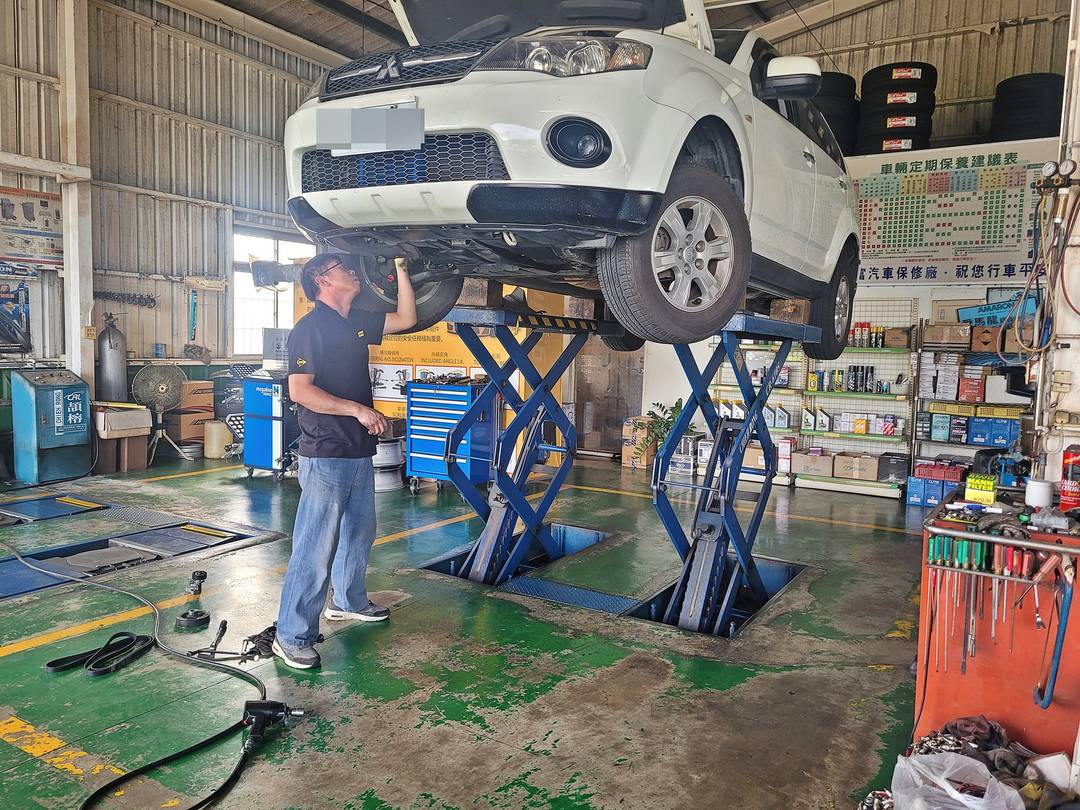 10' 白 Outlander 更換皮帶張力器