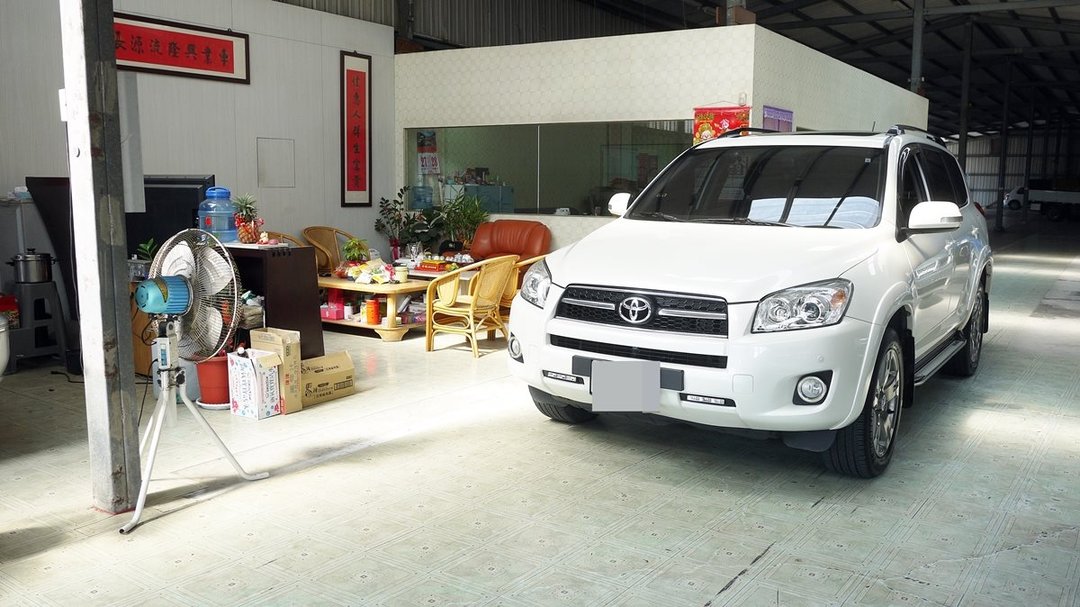 感謝關廟的楊董事長下訂Toyota RAV4 白