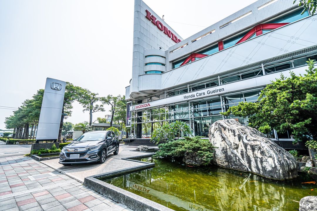 Honda FIT 到歸仁原廠做保養囉！