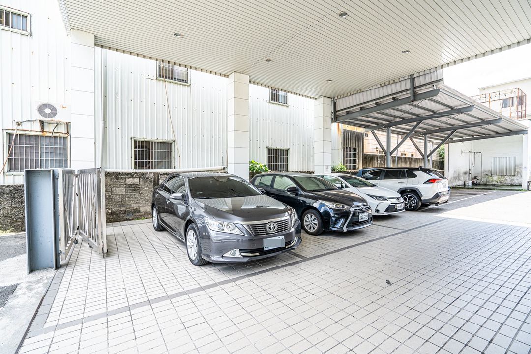 Camry 回歸仁廠保養囉～