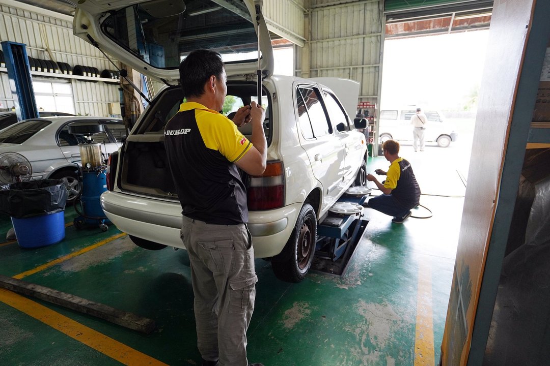 客人自費更換全車避震器！