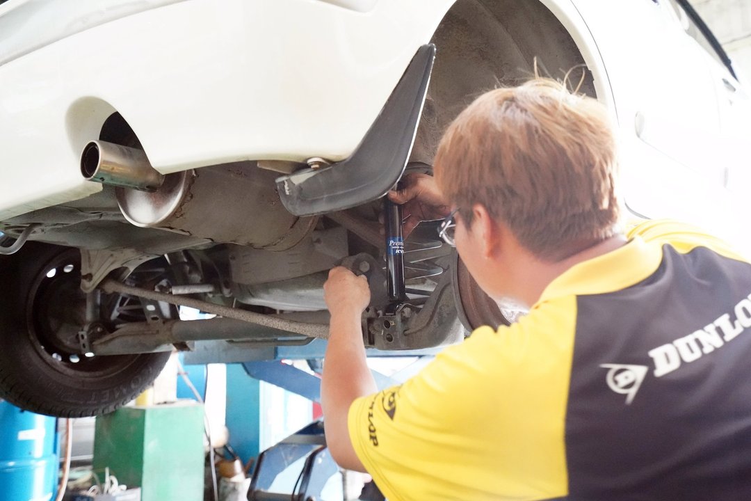 客人自費更換全車避震器！