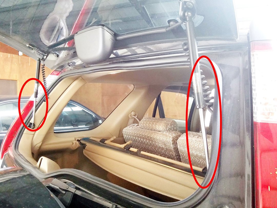 哪有人顧車顧成這樣的…..