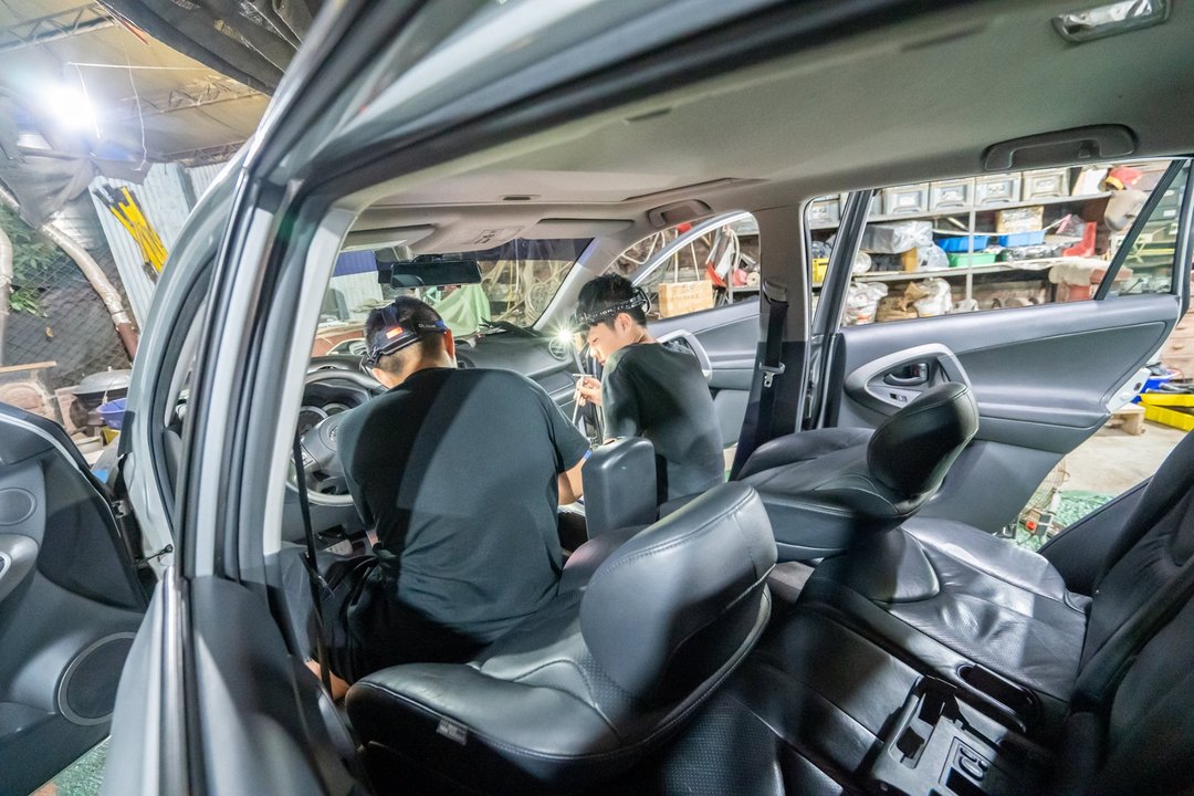 三代 RAV4 加裝後座出風口～