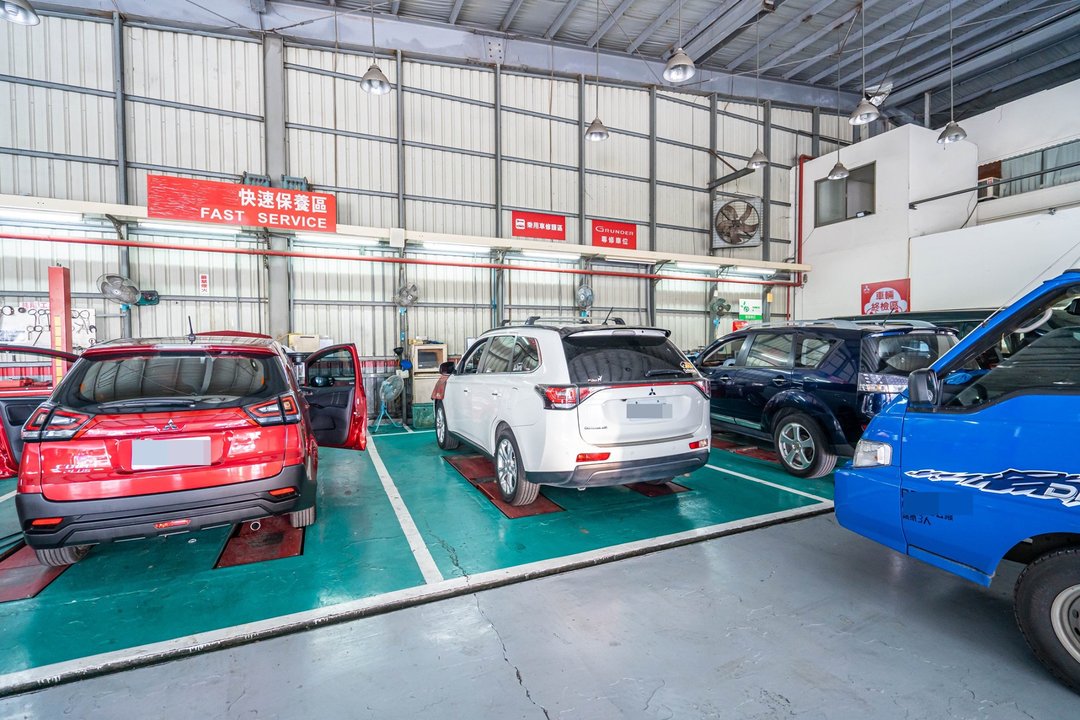 Mitsubishi Outlander 回仁德廠保養囉～
