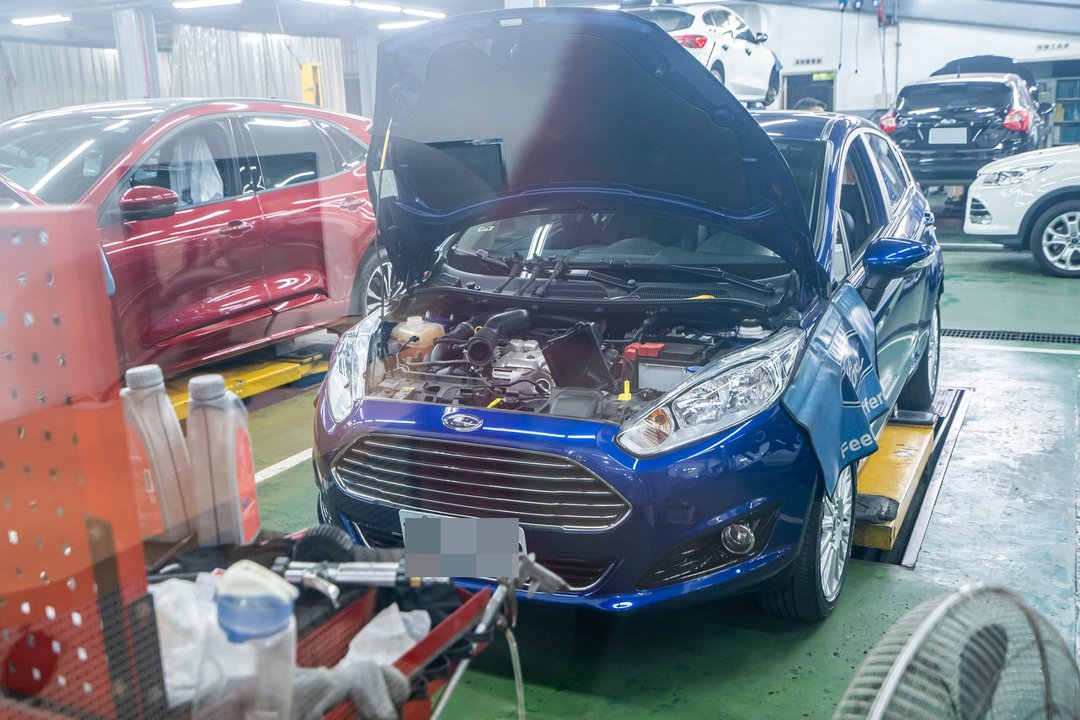 Ford Fiesta 回東台廠做六萬保養～