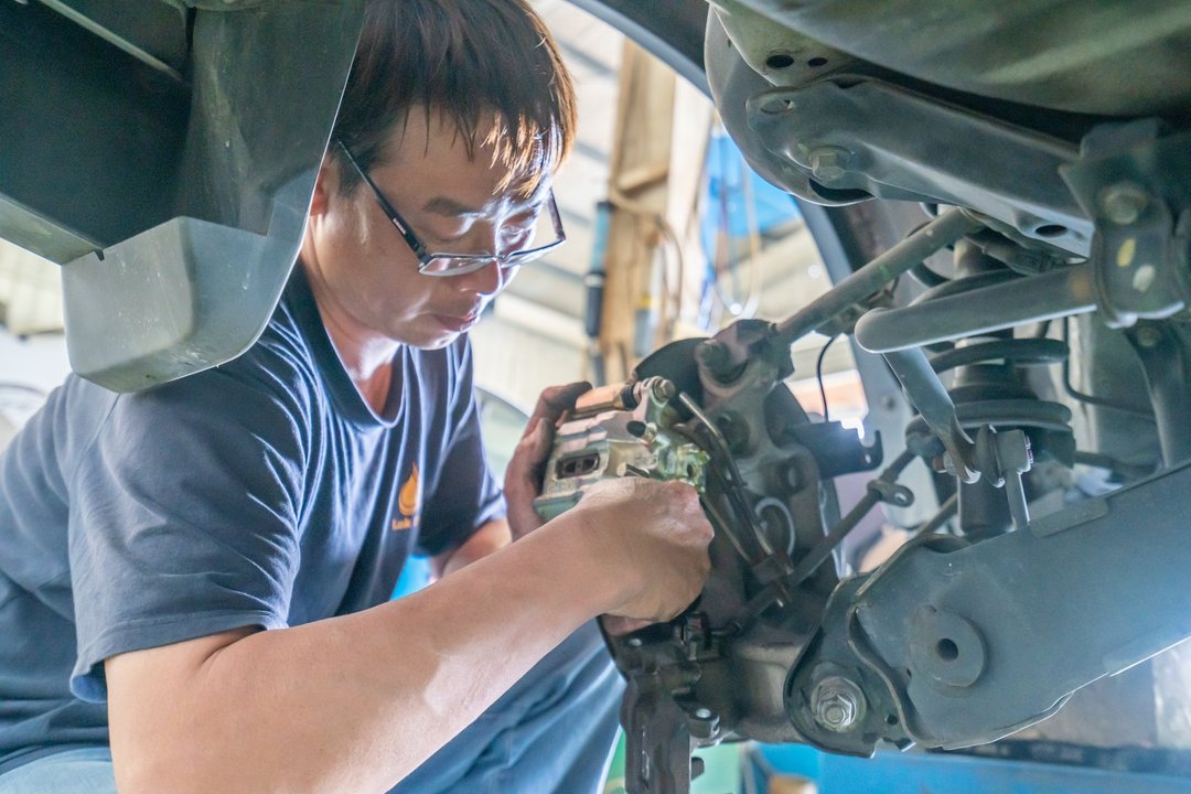 Honda CR-V 更換左後煞車分泵~