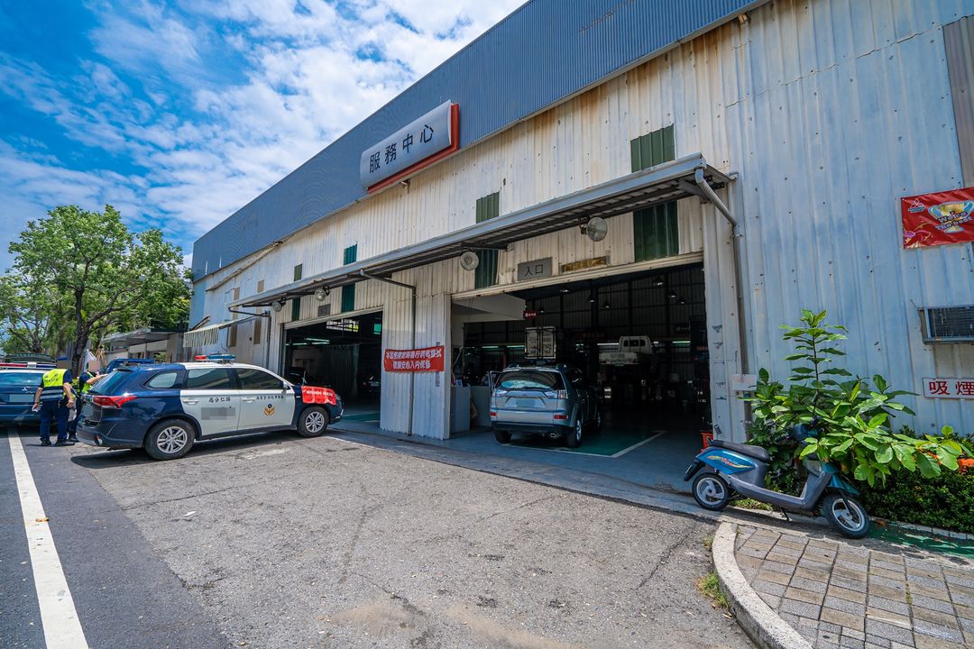 銀色凹到匯豐仁德廠做八萬大保養~