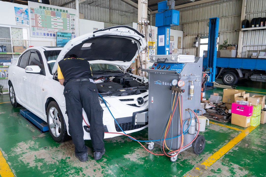 Mazda 3 更換冷氣高壓管～