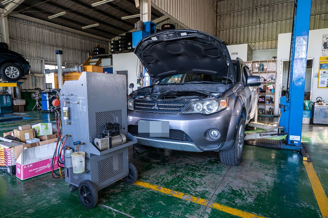 Mitsubishi Outlander 更換壓縮機